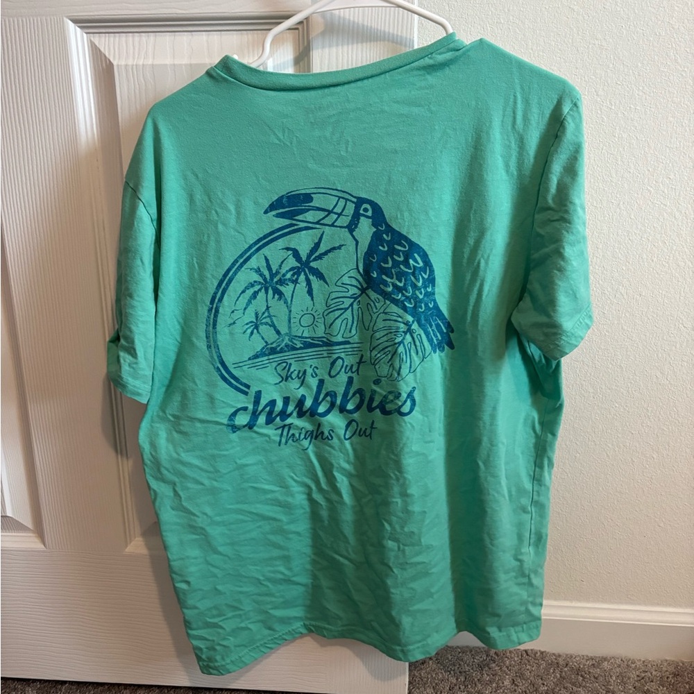 Chubbies Sky’s Out, Thighs Out t-shirt
Medium- 25.5 inch length/21.5 inch bust